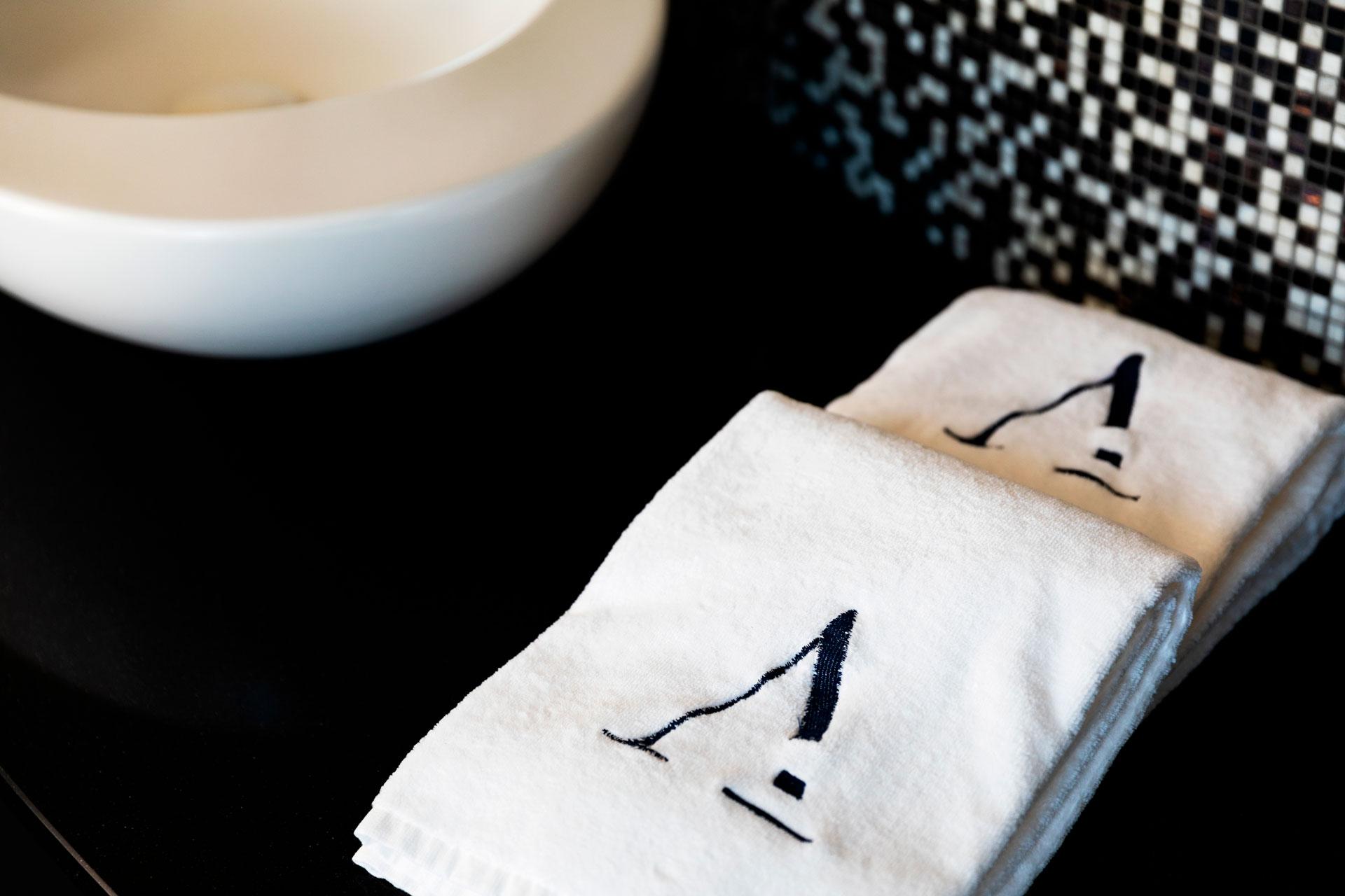 Amadomus Luxury Suites Neapol Zewnętrze zdjęcie