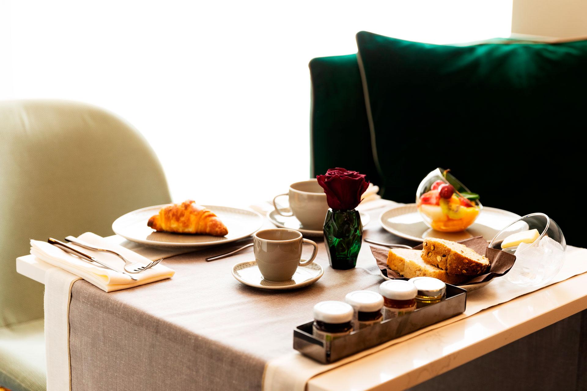 Amadomus Luxury Suites Neapol Zewnętrze zdjęcie