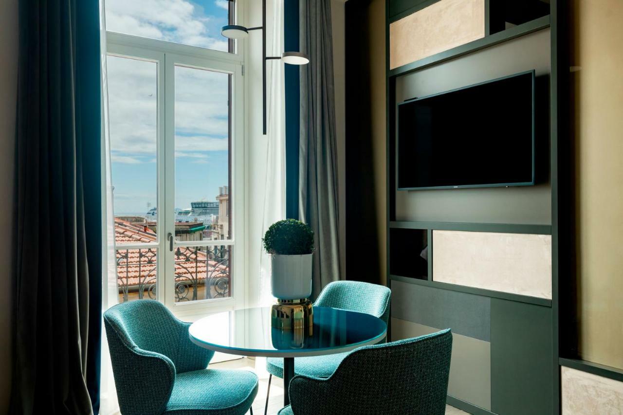 Amadomus Luxury Suites Neapol Zewnętrze zdjęcie